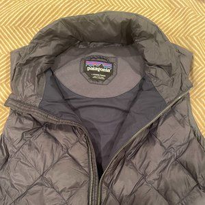 Womens, Size L,  Patagonia Women’s puffy vest,  Navy Blue Vest